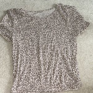 XS, super comfy and cute American Eagle cheetah print cropped top
